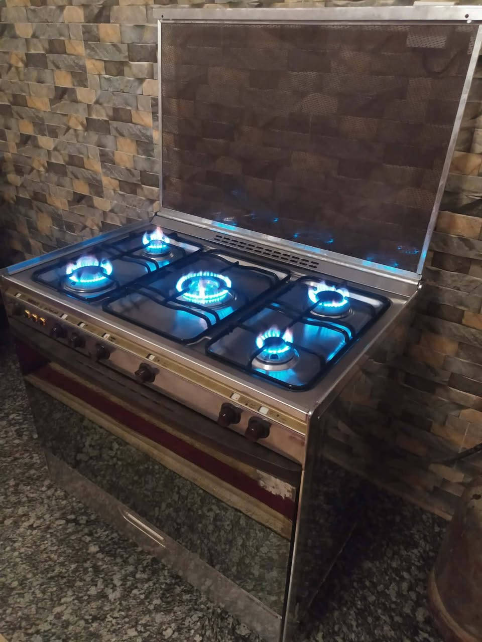 طباخ كريازي الاصلي نظافة 95/💯 كله شغال عالفحص عيون والفرن نارهن زركه وقويه


**إذا كنت صاحب هذا الإعلان وتريد حذفه لأي سبب، رجاءا أرسل رسالة إلى الدعم الفني**