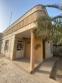 مجمع المناذرة • ٣٥٠م • حديقتين