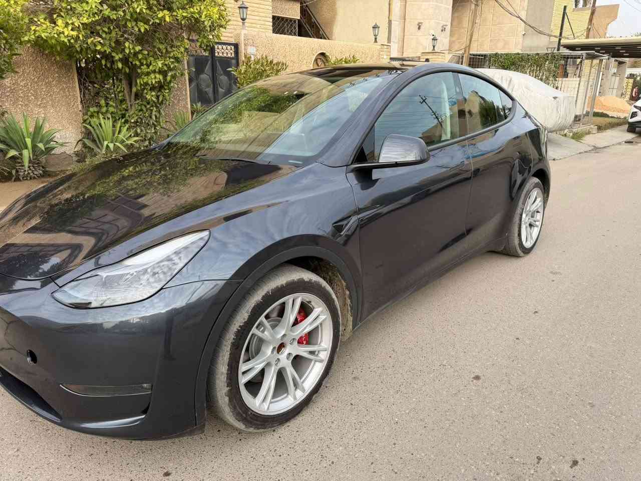 تسلا مودل Y- 2024 اونلاين
Long range  البطارية الكبيرة
لونك رينج تك ماطور مدى اكبر

ماشيه 23 الف مايل
مشي امريكا السياره دخول جديد

حادث جاملغ وبنيد جهة السايق صبغ وشويه من الباب تفاصيل راسلني ادزلك

تصليح درجة اولى تجي وتشوف بعينك
تترقم بغداد فحص حالياً
السيارة جاهزة بدون نقص

سعر 20,300$ وبيها مجال حك الجيه

📍مكاني بغداد حي الجامعة 
واتساب ***********
