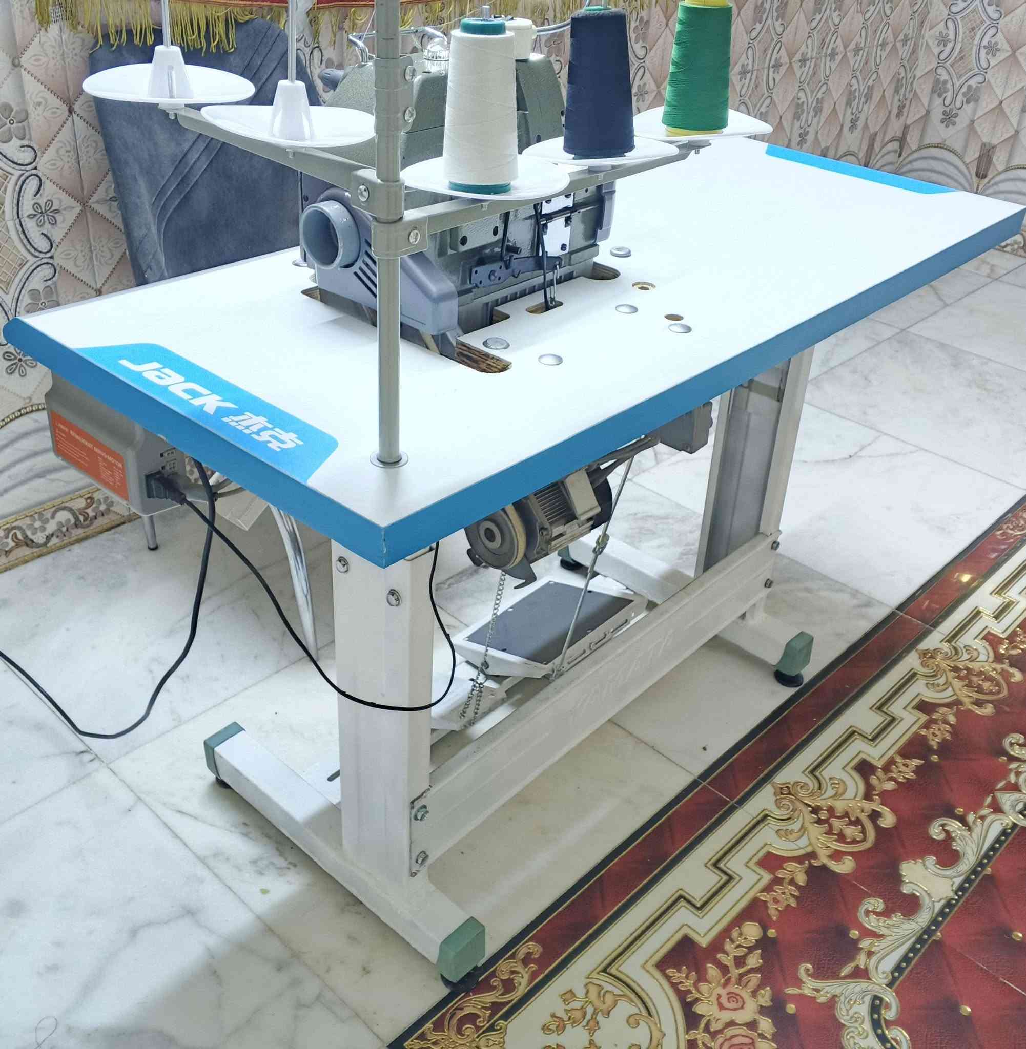 ماكنة اوفر نوع جوكي لاصلي كاتم تحكم سرعه انار ذاتيه سعره 350 رقم هاتف ***********
