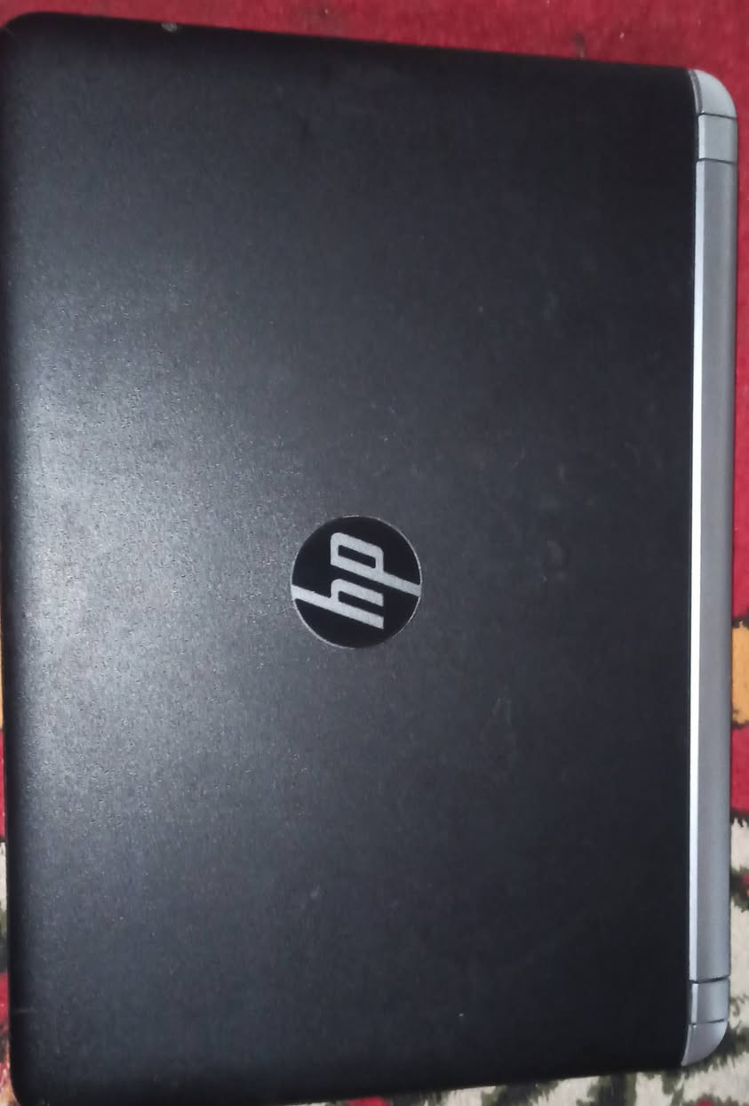 المعالج: Intel Core i5 جيل سادس 
الميموري (الرام): 8 جيجا 
كرت الشاشة: كرتين؛ خارجي منفصل AMD Radeon R7 M340 وداخلي Intel Graphics 520
الهارد: مساحة 465 جيجا
البطارية: ميتة (خارجية سهلة الفك والتبديل يدوياً)، والجهاز يعمل على الشاحن مباشرة وبكفاءة عالية
النظافة: الجهاز نظيف جداً (مثل الصور)، والويندوز مفرمت جديد وجاهز للاستخدام
الملحقات: الشاحن الأصلي مشمول مع الجهاز + حقيبه 
السعر والمكان:
السعر: 125 الف قفل
الموقع: بغداد - حي العامل


**إذا كنت صاحب هذا الإعلان وتريد حذفه لأي سبب، رجاءا أرسل رسالة إلى الدعم الفني**