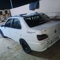 بيجو موديل 2001 حجمه 306 الماكينه بها صرف سياره شغاله ما بيها صبغ بها ...