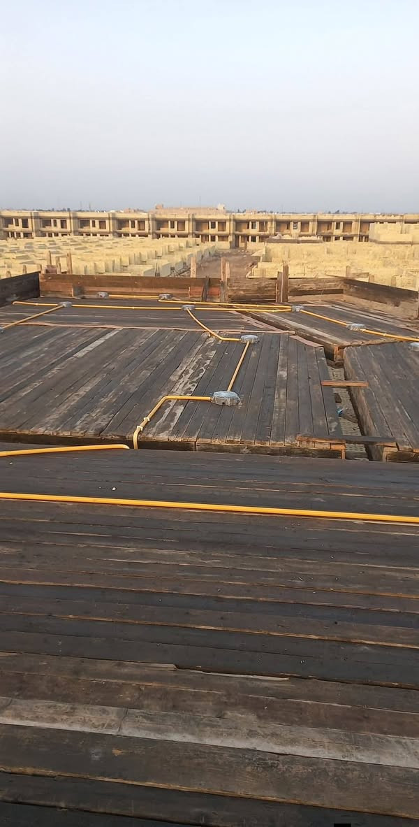 السلام عليكم نجار من بغداد متفرغ حاليا ***********
