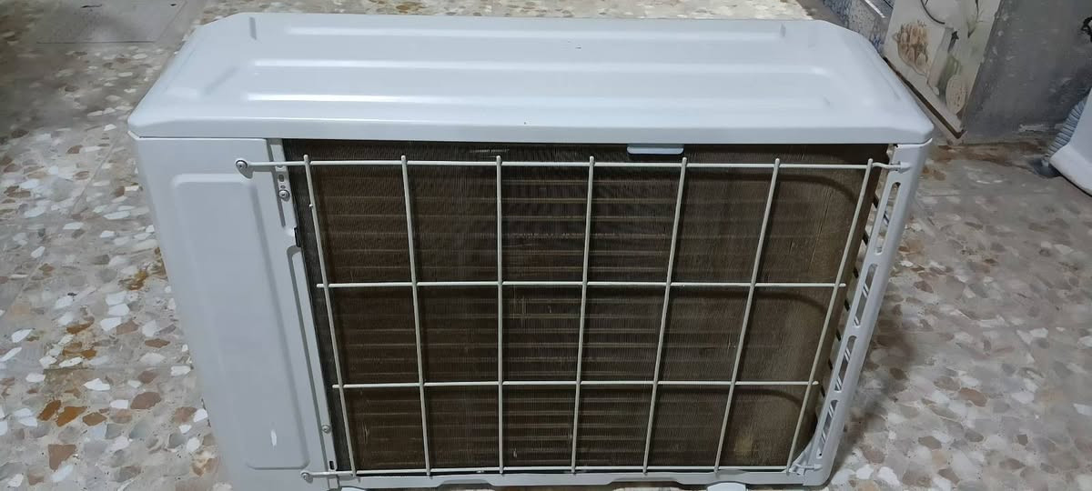 يالله سبلت توسوت 2 طن تبريد ثلج كامل هوه وبواريه وقطعه خارجيه 1 طن اخت الجديده للاستفسار***********/***********
