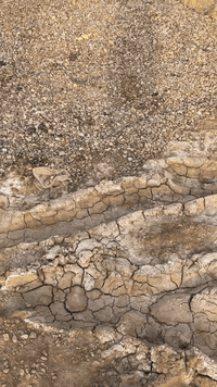 قطعه للبيع واجهيه 6ونزال16ونص العنوان  الضباط الثانيه قبل مكبس بثلاث فروع وره الملعب مال حي الرحمه المنطقه كافه الخدمات مي وكهرباء ومجاري والانترنيت 
السعر24
***********
