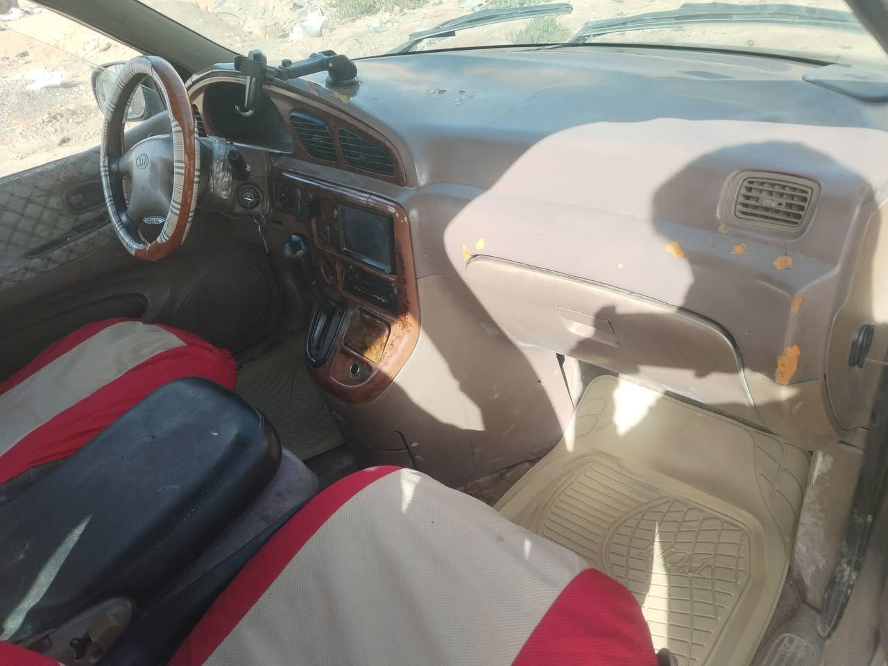 كيه كرنفال موديل 2000
رقم بغداد نكليزي بأسمي 
مكينه وكير كامري 

سياره نضيفه ترايها يخبل شغل وطلع وين متريد

مكفوله من الضربه

كهربائيات شغاله وحداديه زينه

مكاني نجف حي المهندسين 

سعره 43
***********
