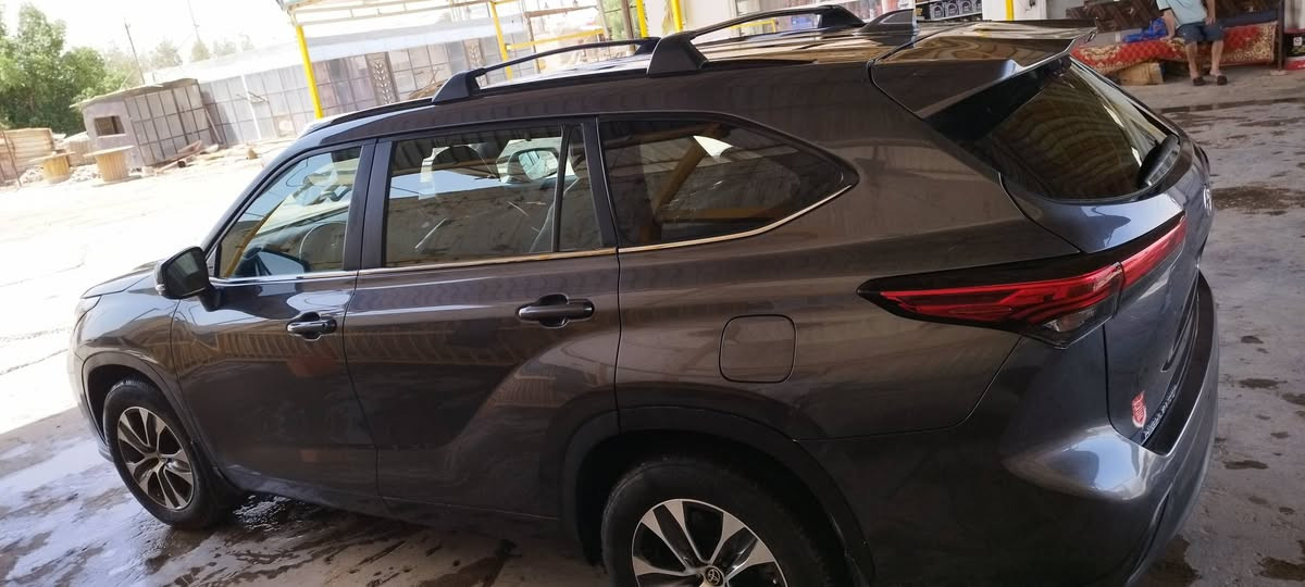 السلام عليكم هايلندر 22 ماشيه 46 استخدام شخصي 6 سلندر من غير حادث بيها اثر حريق صطحي  كم قطعه ارشت كلير السياره فول اي استفسار ***********
