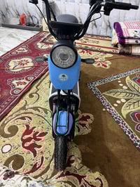 دراجةللبيع شحن تحتوي على 4 بطاريات كهربائيات كلها شغالة السعر 230 وبيه...