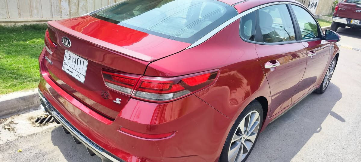 السلام عليكم
Kia Optima S 2019
وارد امريكي 
حادثها چاملغ السايق مصلح بدون ايرباگ
صور الحادث مرفقه
لون السياره ماروني

المواصفات 
1) كاميرا خلفيه
2) مكينه 2,400 GDI
3) شاشه كبيره Android Auto و Apple Car Play
4) رادار امامي و خلفي و جانبي
5) حساس خلفي 
6) تحديد مسار 
7) مثبت سرعه 
8) كشنات جلد و مخمل
9) كشن السائق كهرباء
10) تحكم بالستيرن
11) اشاير بالمري
12) نقطه عمياء
13) لد امامي و خلفي
14) حساس اطارات
15) ثلاث وضعيات قياده ايكو و عادي و سبورت

رقمها بغداد
السياره ماشيه 77 الف ميل قابل للزياده 
للتواصل وتساب ***********

