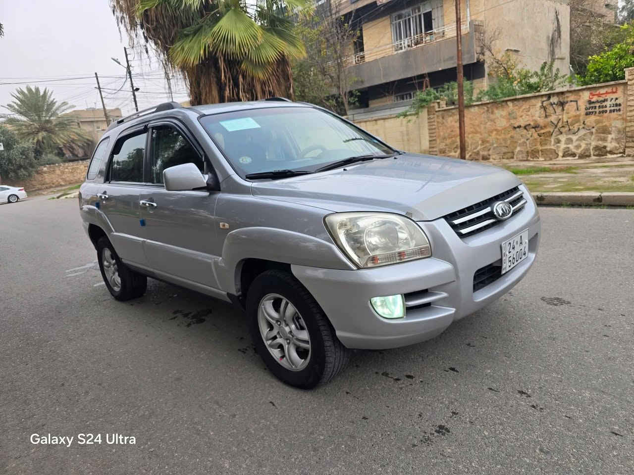 للبيع 
سعر 118 ومجال بسيط
كيا سبورتج موديل 2008 كوري 
ماشيه 283 الف km حقيقي
لون سلفر 
محرك 6 سلندر حجم 2700 
محرك وكير بشرط مامفتوح 
رقم دهوك دولي رقم وهزة و سنوية جديدة
شرط التحويل 
بيها كوبون بانزين ⛽️ 🛢 
موصفات 
كروز سرعة  فور ويل ٤×٤
نضام اكيو  5 ويل كب طخم تاير 
شاشه كامرا 
🚫سيارة كلين بدون صبغ بدون اي ضرر 
فقط تعديل بارد كد شبر بقبغ الصندوق واضح بلصور 
السياره جاهزه ونظيفه جدا 
العنوان موصل حي المحاربين 
للإستفسار الاتصال
***********
***********
