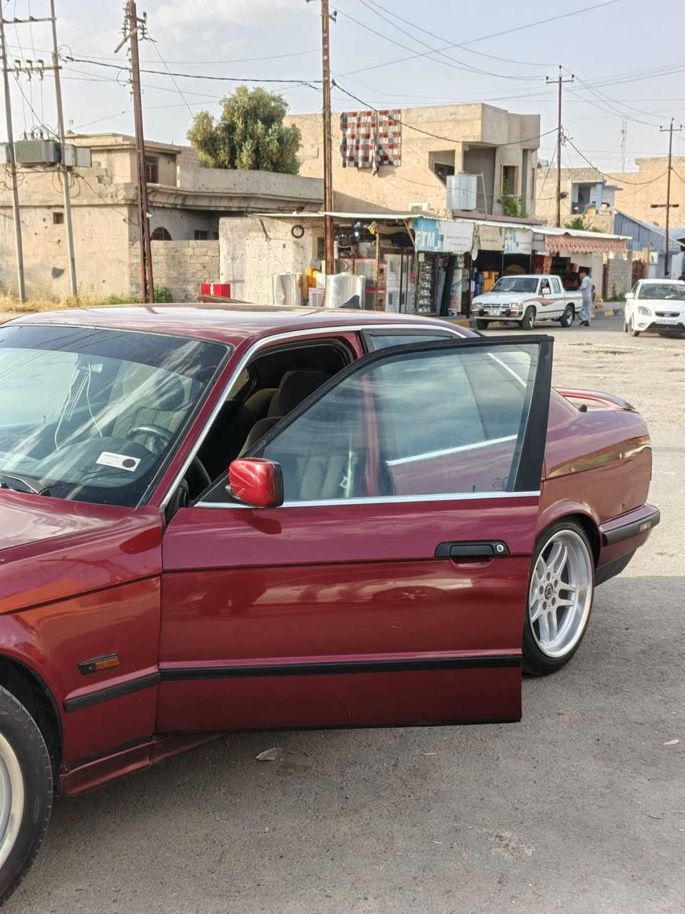 525i
محرك كبس 
موديل ٩١
گير توماتيك 3 وضعيات
ماببها ضرر نهأئيا بلادي فقط رش جمالية 
سيارة بلادية مابيها تلزيك  
رقم نينوى دولي

سعر 62 . 
***********
