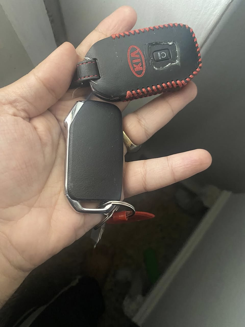 سلام عليكم
كيا سيلتوس 24  رقم بغداد بسمي   وارد فول عدا الفتحه 
محرك 1600 تيربو 196 حصان نفسه مال كي فايف
الكير DCT المرغوب دبل كلج 
تحديد مسار ورادارات جانبيه وخلفي وامامي 
سستم صوت فول 
التنبيه عند الخروج من المسار 
كشن جلد حار  
بصمه التشغيل والابواب والصندوق 
التشغيل عن بعد 
شحن واير لس 
القياده الذاتيه. وتحديد السرعه شاشه 
10/5 بدون ولا زر كلهه لمس
 لد متغير اللون عده الوان 
كاعيه حوضيه اصليه مناك اجت وياهه
دبل بصمه 
اطفاء ذاتي لتقليل الصرف
والتنبيه عند فتح الباب
تبريد قطعتين شاشه لمس
هند بريك دكمه واتو هولد
وثلاث انظمه قياده ( سمارت، ونورمال, وسبورت)
لايت زنون ٣ عدسات البلاد
كشافات بلاد ٣ كلوبات 
السياره بدون ايرباك حادث جانبي باب تبديل نفس اللون بدون صبغ جيب وشد مال سياره اختهه وجاملغ ربعه صار بي تصليح 
الباقي شلع كفاله بجم كبس لايت كله نفسه والدعاميات وره وكدام كله نفسه كبس  موضح كلشي بالصور السعر 170 مع حك الجيه  وبالعافيه ع الياخذهه  
***********
