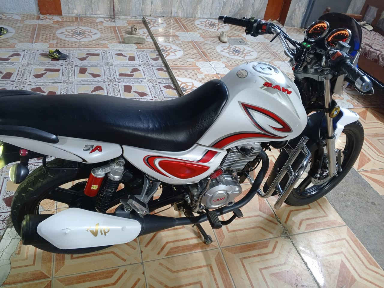 السلام عليكم ورحمه الله وبركاته دراجه سنكي للبيع موديل 2023 اوراق كامله بصمات 2 نظافه 90 بل 100 السعر خاص او اتصال عله رقم 
***********
