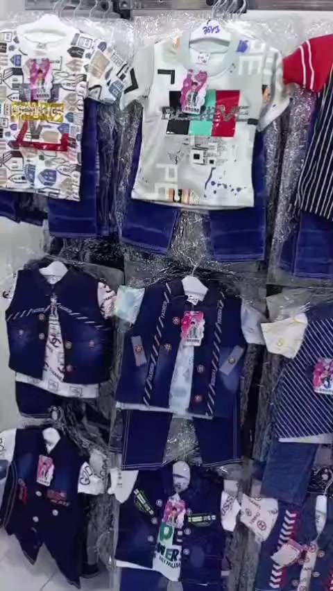 جمله فقط 
السلام عليكم 
توفرت بضاعه جديده
للتواصل واتساب ***********
