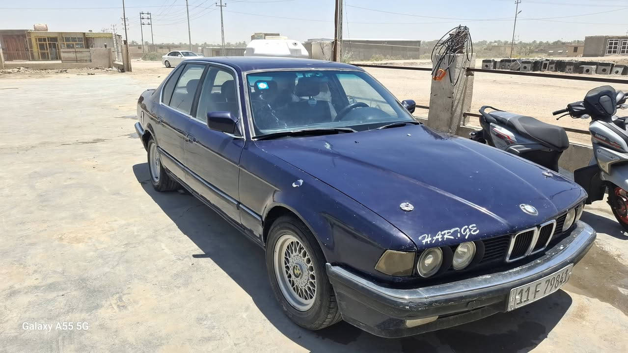 ### للبيـع BMW موديل 1991 🔥
المواصفات: 
1.رقم بغداد - مشروع وطني + رقم انكليزي  
2.الكير: عادي  
3. الحالة: السيارة جاهزة - تبريد شغال ❄️  
4. حدادية: نظيفة + تاير جديد  
5.  الكشر : شوف العين وتدلل، 

السعر: 38 ورقة وبيها مجال للشراي الصادق 💵  

المكان: السوير - المثنى 
للاستفسار والاتصال: *********** 📞
