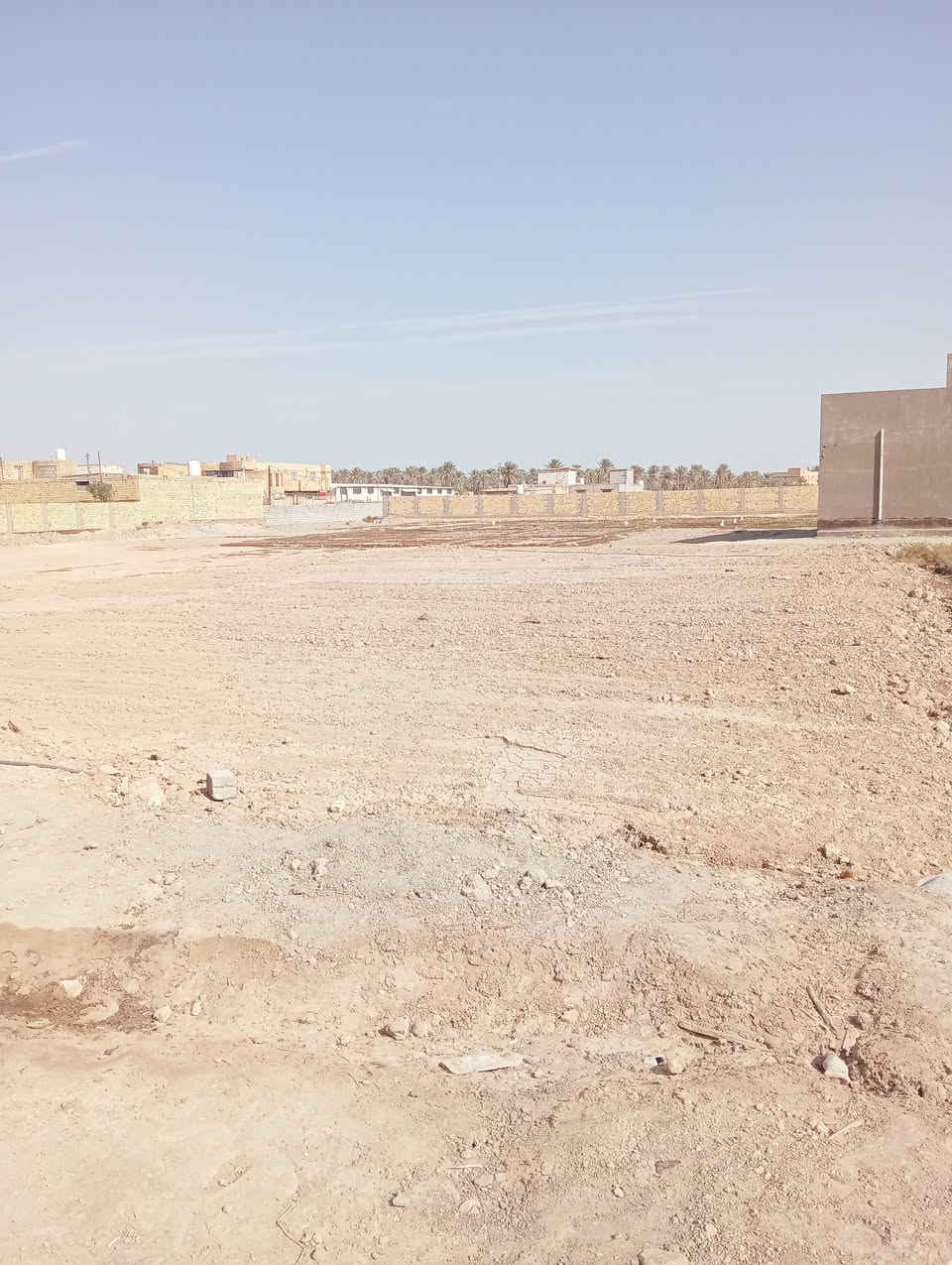 السلام عليكم اخوان قطعة للبيع زراعي مساحه 400 قرب سيطرت البوعظم صوب الشاميه  مقابيل عمود 6 خدمات كامله على طريق المشايه الاستفسار على الرقم او واتساب ***********
