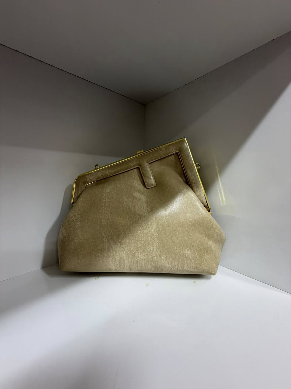 متوفر حقائب نسائية بأسعار مناسبة واشكال مميزة للحجز والاستفسار راسلونا دايركت


**إذا كنت صاحب هذا الإعلان وتريد حذفه لأي سبب، رجاءا أرسل رسالة إلى الدعم الفني**