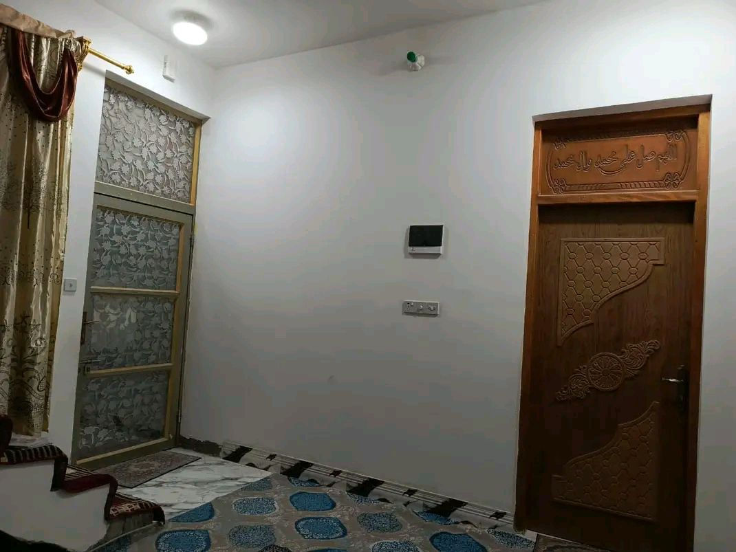 السلام عليكم
بيت خلفي مساحه 100 متر طابو بنيان جديد طابوك
 لسكف صب كونكريت 
 لاستفسار ***********
