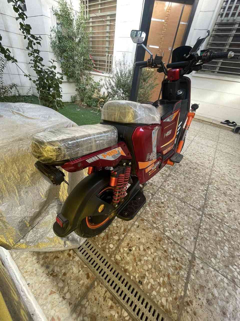 السلام عليكم شباب
دراجه شحن لبيع الدراجه كلشي ما ناقصه بس شغله صغيره الكلوب الامامي محترك اما البلوجكترات شغاله و بيه نظام بلوتوث و بيه نظام R رجوع الى خلف و بيه اربع دبلات خلفيه و بيه صندوق وصطي و يجي بريكاته عنبار و دسكات اماي خلفي و تجي اربع سرع العنوان بغداد العامريه شارع المنظمه الرقم ***********
