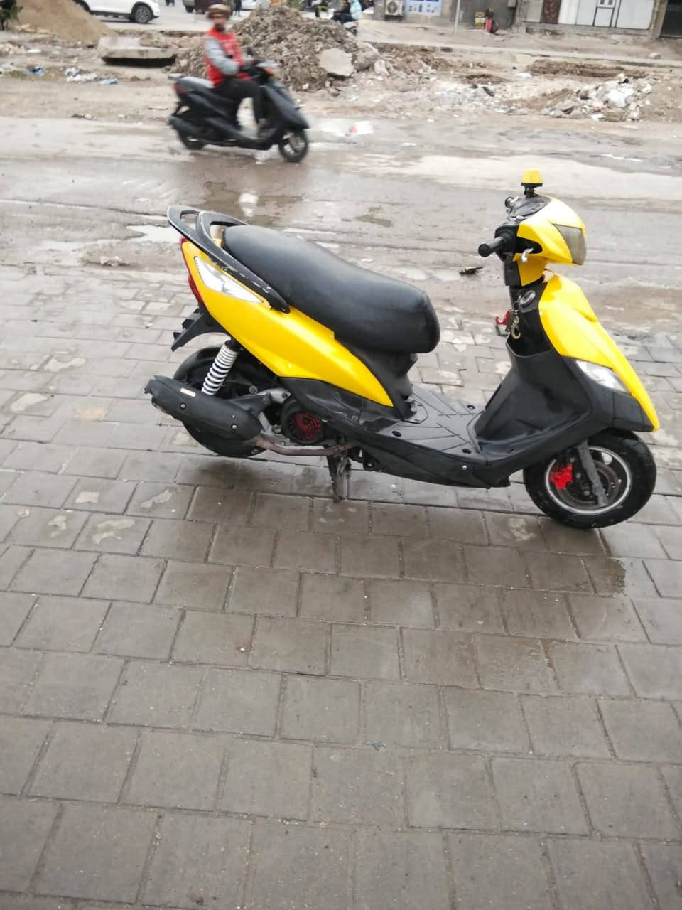 السلام عليكم دراجة ثعلب 140 الكفرات تجاري والمكينه مفتوحه مبدل بس ولفات ونضافته كله شغال دبل اشاره لايت كيجات  التشغل نكره سلف  وبيه نقص يده مال ابريك خلفي كدامك السعر ٣٥٠ وبيه مجال المكان بغداد الكياره رقم ***********
