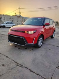 كيا صول 2023 ماشيه 10 الف محرك 2000 دوش تحكم جهتين رادارات امامي وخلفي...