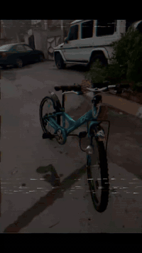 للبيع بيسكل امريكي جبلي حجم 24 يحمل اعمار من 8 الئ 14 ويتحمل اوزان ثقي...