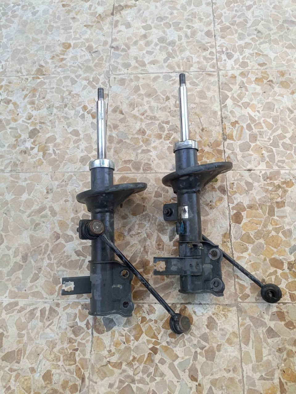 سلام وعليكم.. 
دبلات مال سي كي 
طغم كامل 
شرط اصلي مو تجاري.. 
سعر الزوج 25الف..
العنوان حي النتصار.. 

***********
