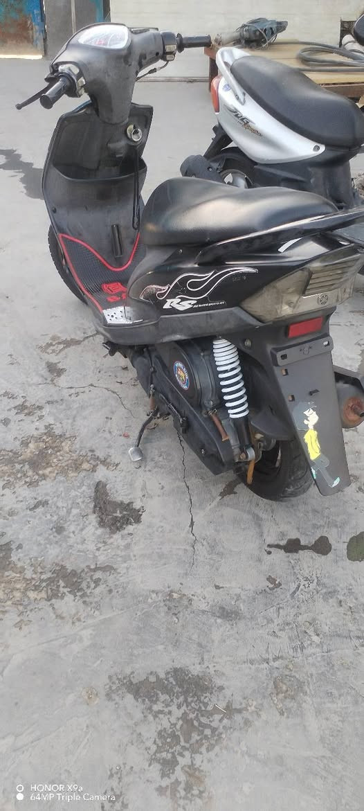 اسلام عليكم دراجه ماكس عدله 120 ما نقصهه اي شي دراجه كامله جميع كهربائيات شغاله سلف هندر كله شغال دراجه كلش حلوه مكاني مدينه حي طارق السعر 650 وبيهه مجال ***********
