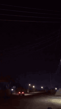 سلام عليكم 
سيفان للبيع 
مفتوحه بس اذا شوفها ما بين مفتوحه 
+ المكينه خرسه
بيها نقوصات خفيفه
سعر 400 وبيها مجال اوك ***********
