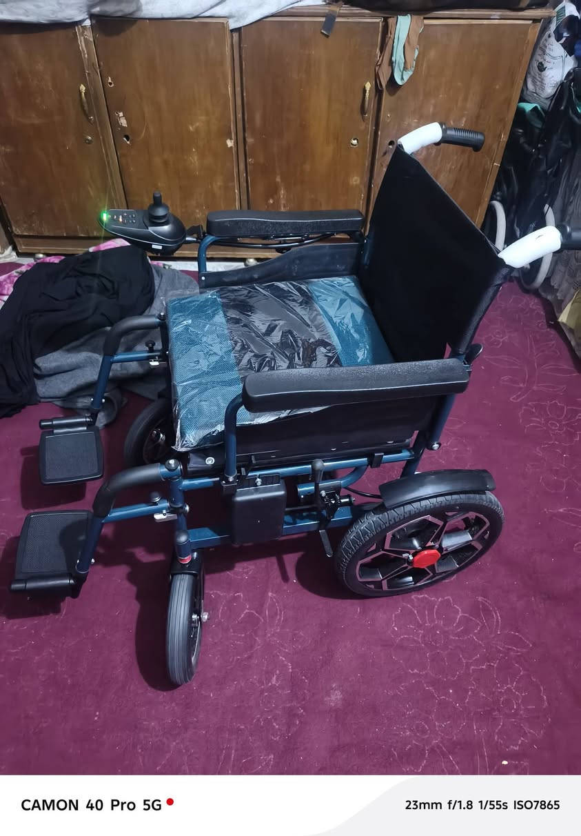 سلام عليكم عندي عربانه كهربائية للبيع عنوان كركوك  السعر 500 وبيها مجال رقم الهاتف ***********  للتواصل
