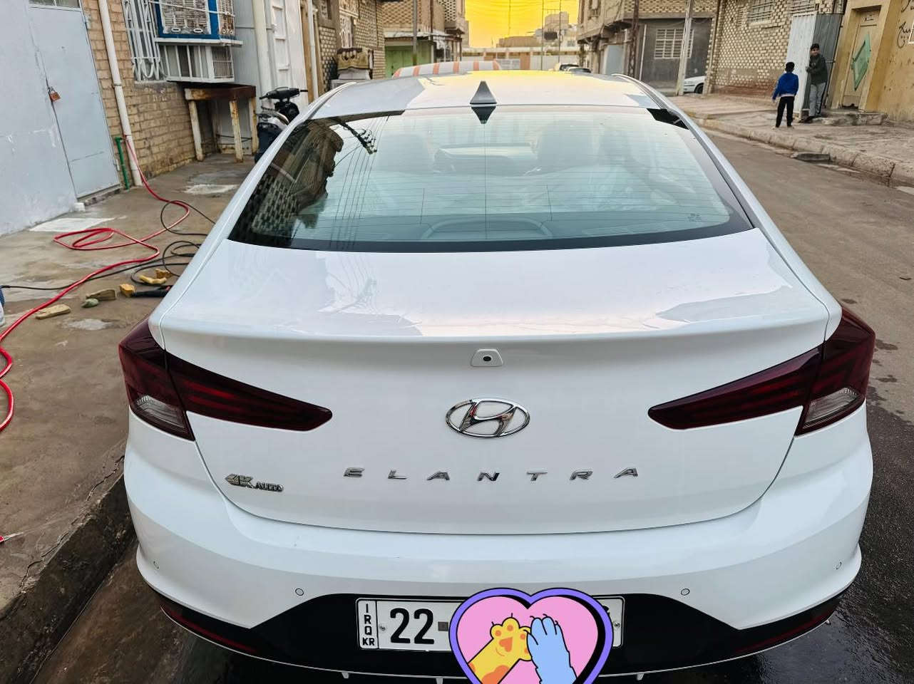 السلام عليكم النترا خليجي رقم اربيل انكليزي بأسم شركة  2020 السيارة فول واحد ع واحد تبريد قطعتين محرك 2000 فتحت سقف مري شفط كامره دواره بالجنطة اصلية ويل كب كروب عدد 5 سبير منازل بصمة كاعيه مغلفه شاشه اصلية تبريد حداديه مكينه كله مكفول بدون فتح بيها باب الوره صبغ اثر دحجه بسيطه وكرت جوه قبق البانزين زغير وبيها 5 حالبوات بالقماره زغار جداً وما مبينات وبالبنيد 3 حالوبات والجنطه ما بيها الدوسه اليمنى مصبوغه بس صبغ طبق الاصل  سيارة احله من الصور 

    عنوان النجف الاشرف قرب مركز الغري للإستفسار ***********
