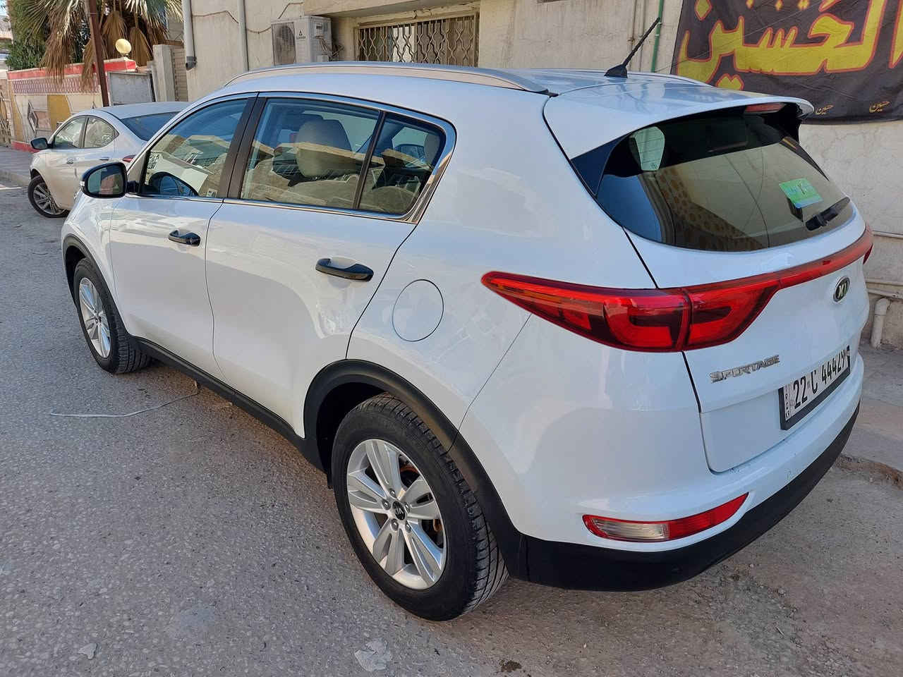 السلام عليكم لبيع سبورتج موديل 2017 خليجي  بسمي كفاله عامه ماعدا كارت الباب الخلفي مقدار شبر ماشيه 115 الف  فقط كير ومكينه حداديه مكفولات تبريد ثلج تخم تايرات جداد كهربائية كلهه شغاله سياره جاهزه من كلشي السعر 170 وبيهه مجال مكاني بابل ***********
