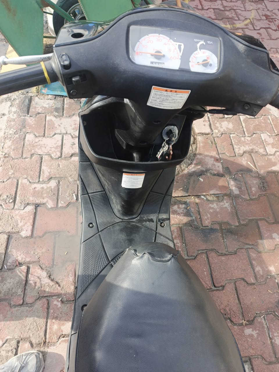 سلام عليكم دراجه البيع نضافه٨٠/١٠٠ كله شغال مابيها اي نقص صوت ناعم كفرات نضيفه دراجه ماماشيه هواي  سعرها ٣٠٠ وبيها مجال  اي ستفسار هذه رقمي***********
