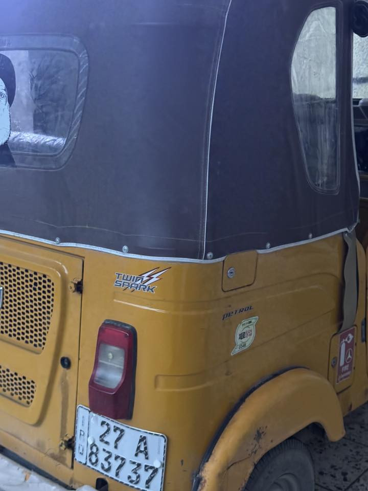 موديل 22 ،رقمها 27 مميز,سعرها 7800بيها مجال 
بترابها  وتكتك ما طالعة للشارع يرادلها ترتيب، وهذه رقمي ***********
مكاني بعقوبة التحرير
