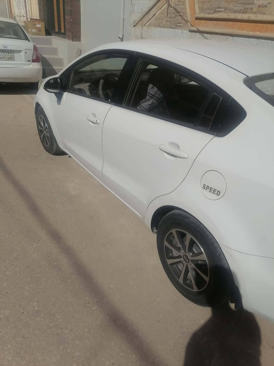 كيا ريو للبيع موديل ١٢ رقم بغداد سياره نظيفه مال بيت انظمه تحكم  فقط كير عادي سعر ٧٥ وبيها مجال رقم هاتف *********** مكانها النجف
