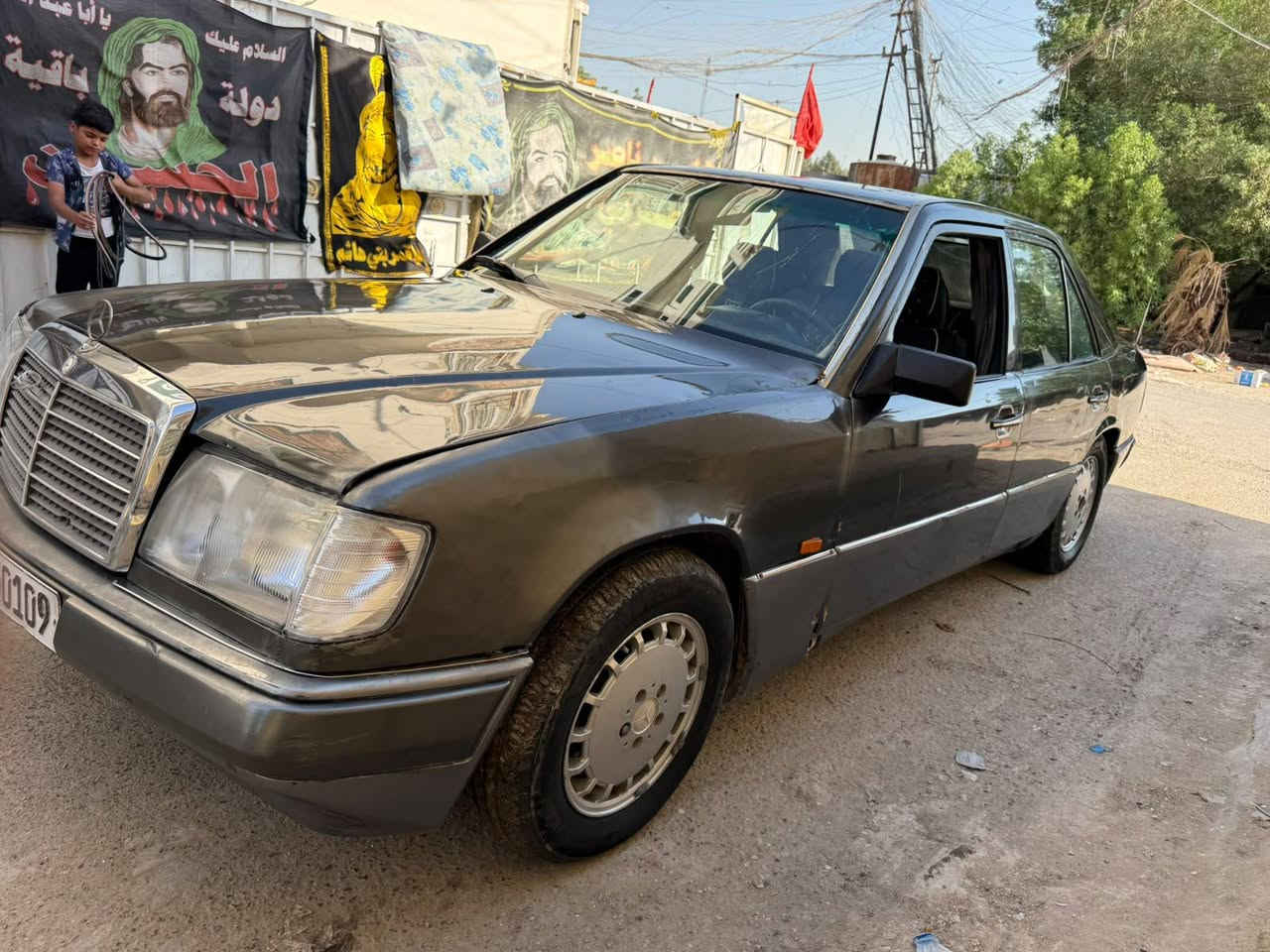 مرسيدس دب موديل 90 مكينه وكير ياباني بطه سياره جاهزه تراي حلو داخل وخارج نضيف شوف لعين جاهزه تخم تاير رقم انبار شرط التحويل بكاني بغداد بلديات سعر 35.         ***********
