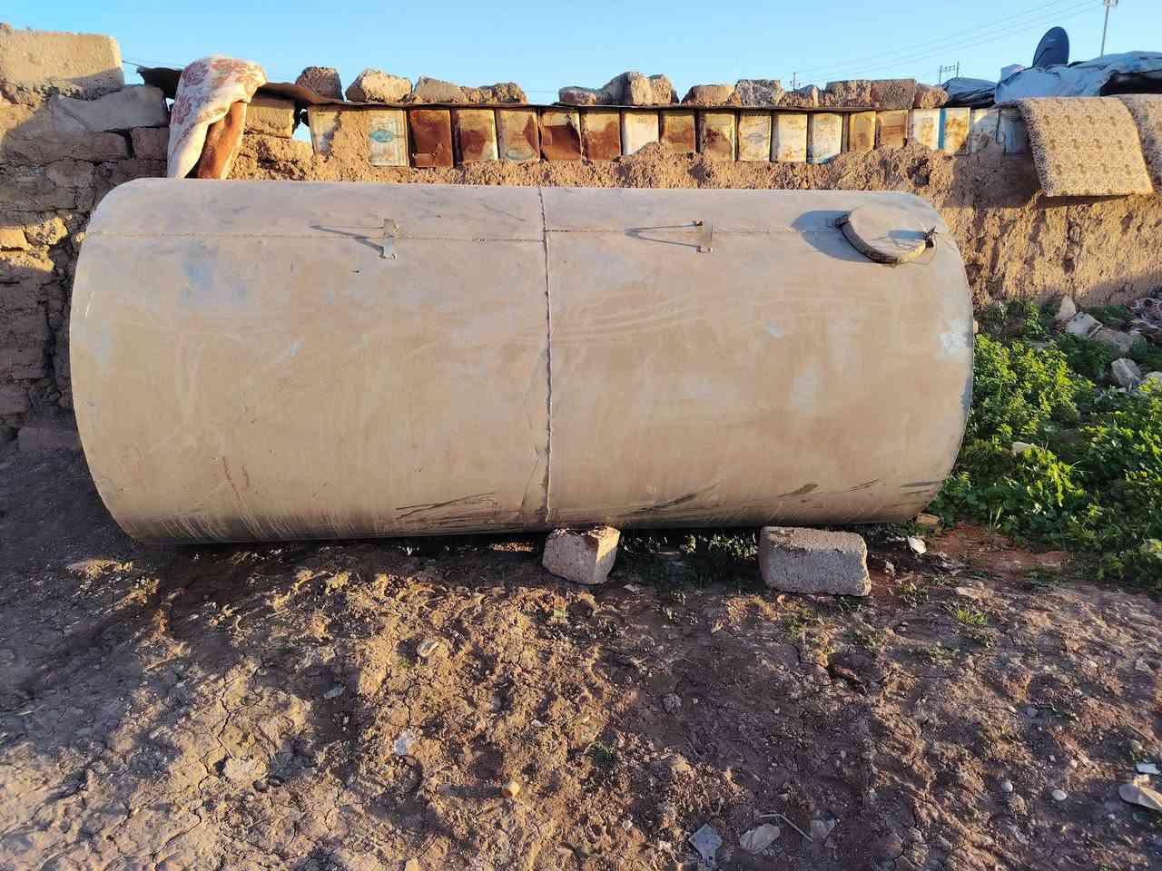 تانكي ماي للبيع السعا 3000لتر
مكاني موصل جانب اليسر حي صدام 
السعر 150الف وبي مجال شي قليل 
الستفسار خاص او عل رقم ***********
