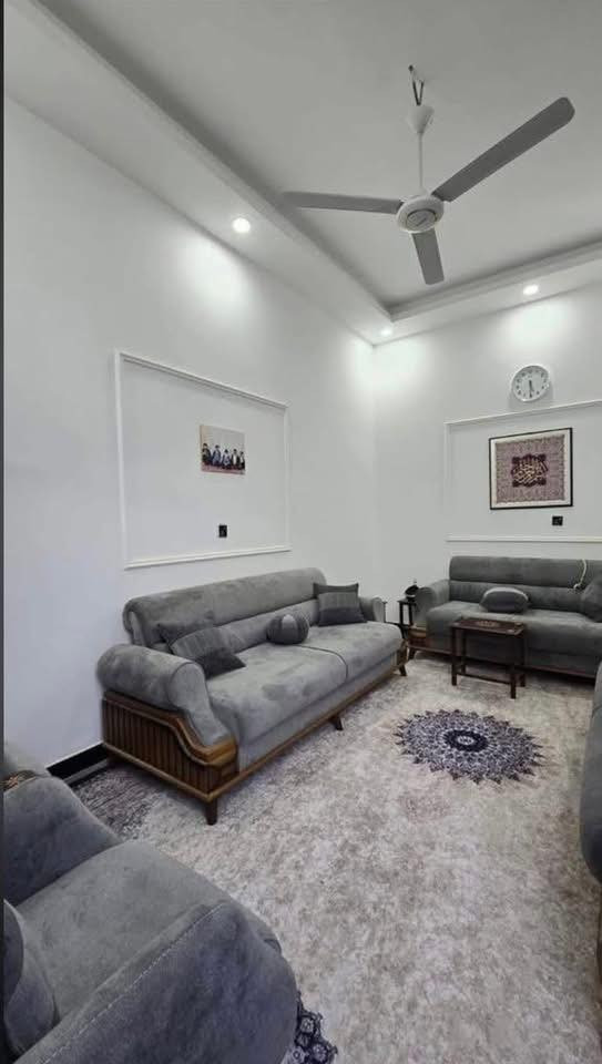 � دار للبيع – بناء حديث 🏡

📍 الموقع: التقية الثالثة داخل مجمع الروان السكني
🚗 على الشارع الرئيسي
📄 السند: زراعي 25
📐 المساحة: 100 متر
🏗️ البناء: طابوق وصب كونكريت

✨ تفاصيل الدار:
🔹 غرفة نوم
🔹 صالة استقبال
🔹 مطبخ
🔹 صحيات داخلية وخارجية
🔹 طارمة

دار مرتبة وبناء حديث، موقع ممتاز 

🔺#للاستفسار مراسله واتساب ع الرقم التالي 

 *********** /  اثير الكرعاوي 📲

—————————————————————
