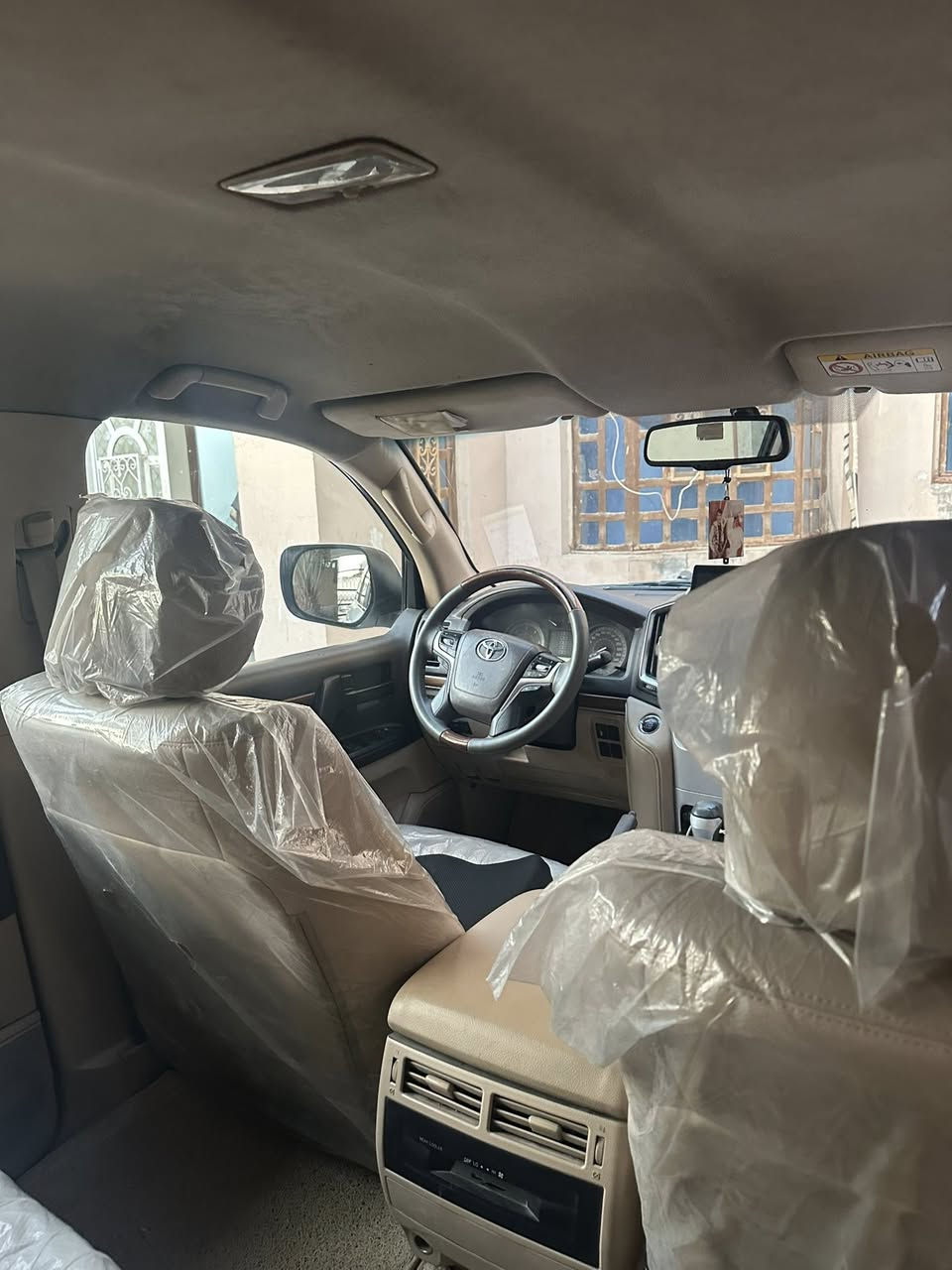 لاندكروز موديل 14كاز سوف سياره مصبوغه اثرخطه. جاهز رقم نكليزي لسعر 3شدات بيه مجال مداورثاني يوم ***********
