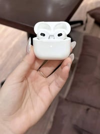 Air pods 3 اصلية باله أمريكي بعدة بضمان شركة ابل ما منتهي بالإعدادات  ...