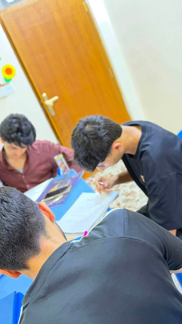 تعلن الست امنية فراس القيسي
عن فتح باب التسجيل لدورات التقوية لطلبة السادس الإعدادي (العلمي والأدبي)

ابدأ استعدادك من الآن مع برنامج تدريسي مكثف، شرح مبسط، متابعة مستمرة، واختبارات دورية بإشراف كادر تدريسي مختص.

سارع بالحجز… فالمقاعد محدود✨👏🏻
للتواصل***********
الوزيرية
