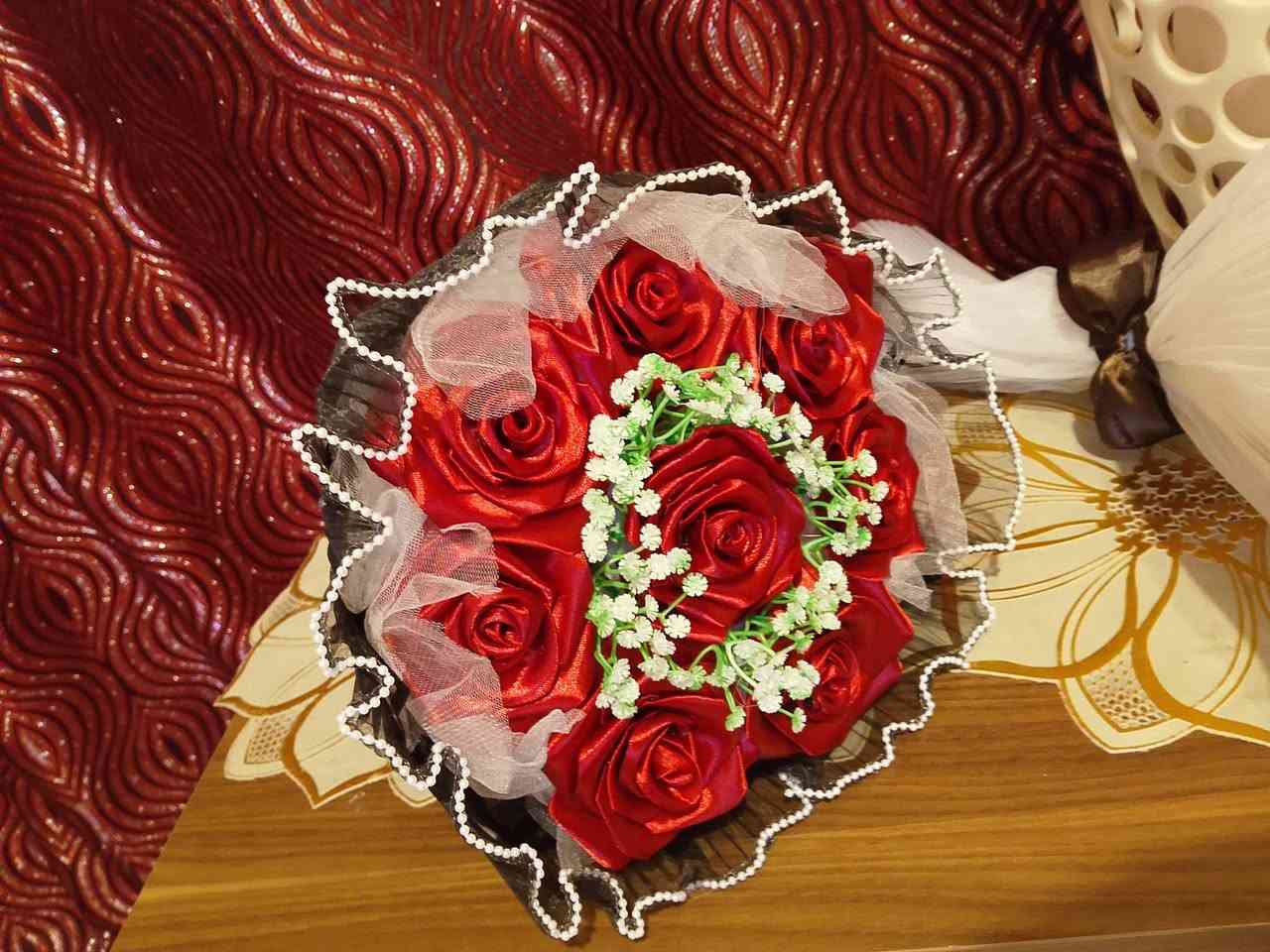 باقات ورد من شريط الساتان الالوان وعدد الوردات بختياركم مكاني موصل والتوصيل لباب البيت وتوصل وياه كل باقه هديه باقه ميني بوكيه


**إذا كنت صاحب هذا الإعلان وتريد حذفه لأي سبب، رجاءا أرسل رسالة إلى الدعم الفني**