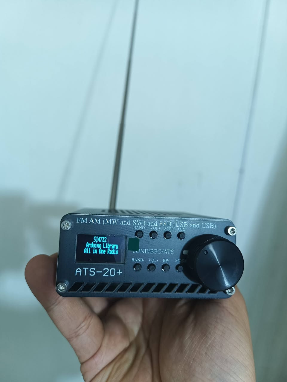 السعر ٥٠ الف
يستقبل جميع الموجات


**إذا كنت صاحب هذا الإعلان وتريد حذفه لأي سبب، رجاءا أرسل رسالة إلى الدعم الفني**