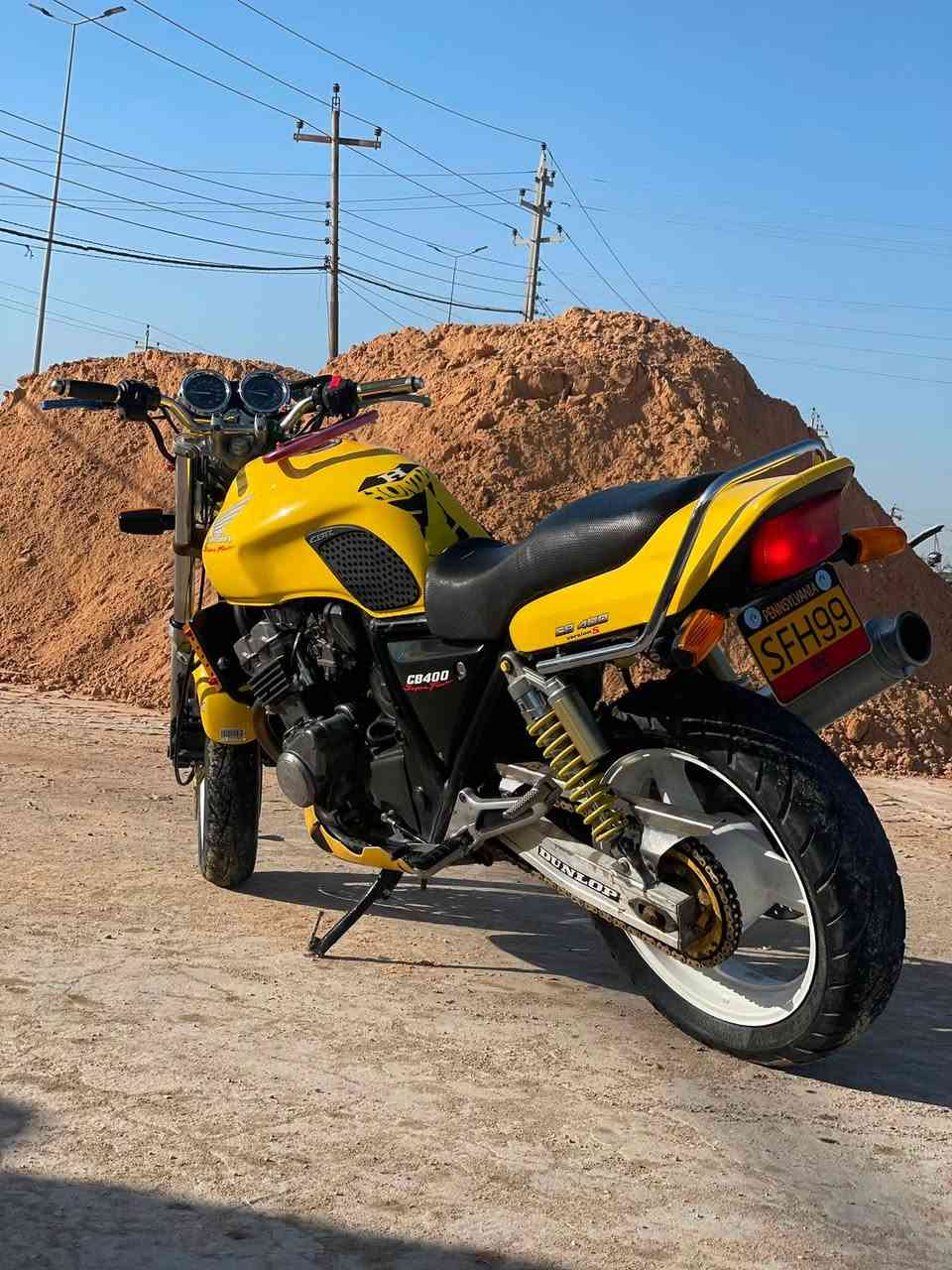 للبيع او مراوس بتي ماكس سيبي فور جيل اول دراجه حلوه ونضيفه اوراق اصولي كمرك مدفوع عليها ادامه كامله بلكات كابريتر دهن مي زيتي مانقصه شي كبل لشارع مكاني كربلاء ***********
