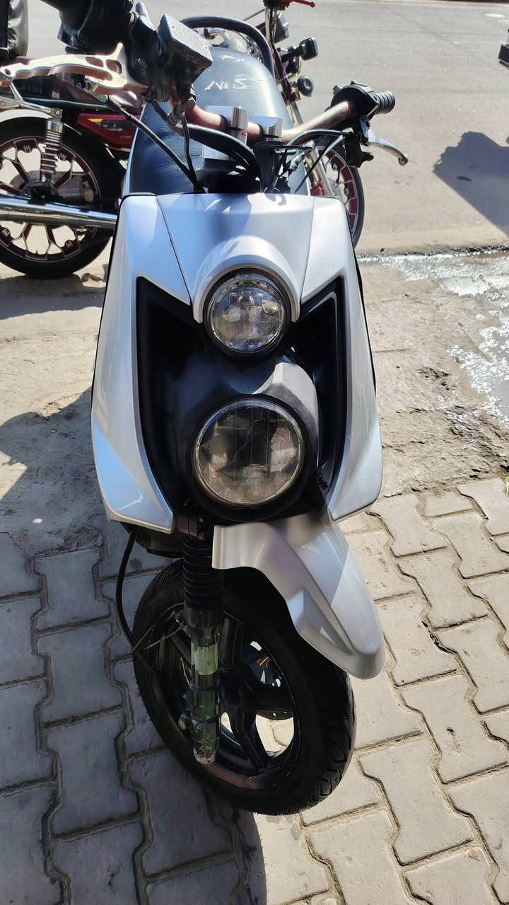 جبليه للبيع الدراجه كاعده حلوه نواقصها بسيطه جدا السعر المطلوب ٥٢٥ الف بيهة مجال لطيبين مكاني المحموديه ***********
