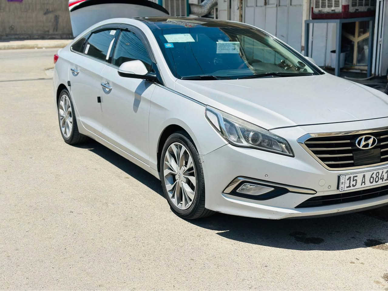 السلام عليكم 🌹🌹 للبيع سوناتا 
موديل 2017 وارد كوري فول مواصفات VIP 
رقم انبار بأسمي 
شاشه جبيره 
كامره دواره 
بانوراما 
بصمه تشغيل وابواب 
كشنات جلد وكهرباء تدفئه وتبريد 
رادار جانبي وخلفي 
رادار امامي
بك لايت لد 
لد نهاري 
تبريد قطعتين 
خزن ميموري 
ويل ١٨ بلادي 
سماعات مضخم سستم بلادي 
حساس امامي خلفي 
محرك 2000 

السياره بيه صبغ ( جاملغ امامي وبل جاملغ الخلفي )
بدون دواخل السياره جديده وجاهزه 
والسعر 145 ورقه وبيها مجال 
والشراي يتفضل هذا رقمي 
***********
***********         العنوان فلوجه 💚 الفلوجة, الأنبار
