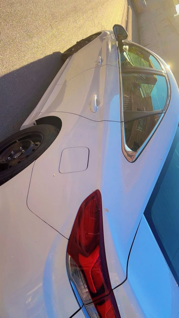 السلام عليكم سوناتا 21 بغداد بأسمي كوري اصل غازمحركها 2000 بيع او مراوس بدون حادث فقط بيها مكانات رش 
ورجعت ع تيل قبل يومين والصور مرفقة بالمنشور
مواصفاتها
حساس خلفي 
مري شفط 
كشن كهربائي جلدتدفئةتبريد
تبريد قطعتين
***********
***********
