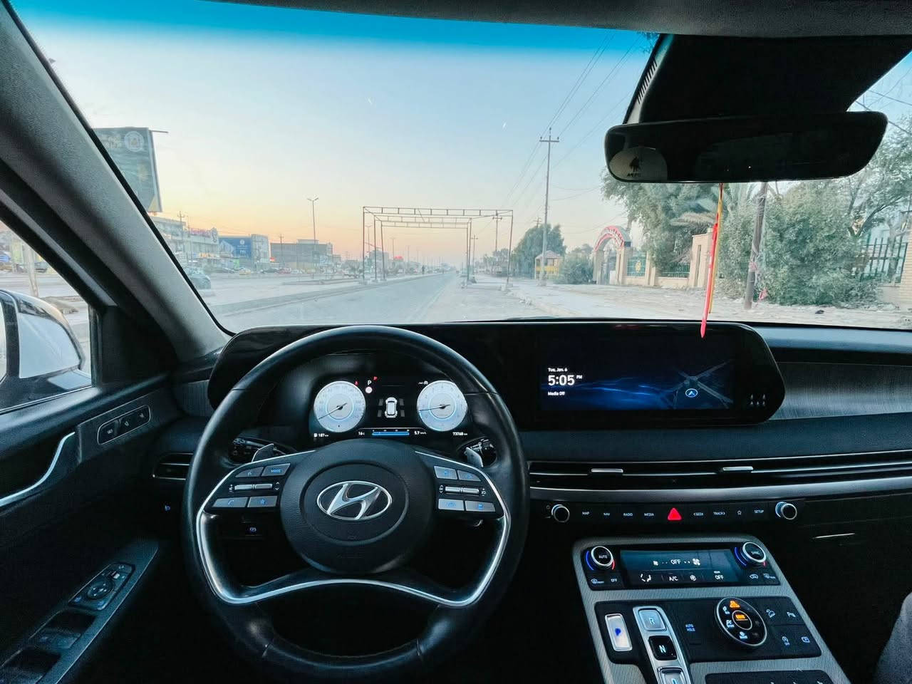 هيونداي باليسيد بيضاء 2023
سيارة نضيفة وجاهزة من كلشي 
ماشية 60الف وكسور
6سلندر 
بدون رقم 
وارد كوري 
ضررهه   قبق الجنطة فقط
عنوان/ديوانية 
الاتصال ***********
السعر: 270وبيهه مجال
