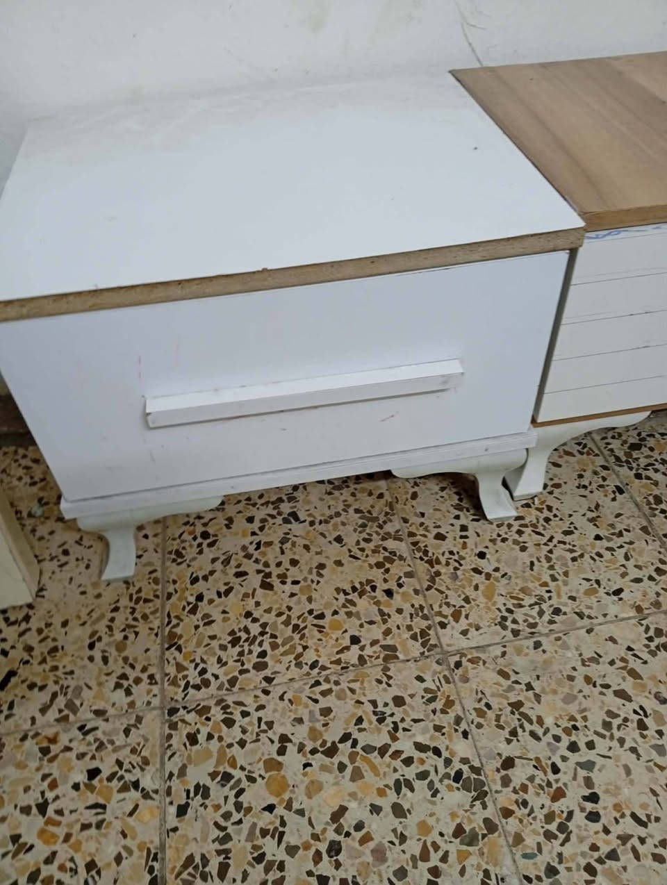 غرفة نوم كنتور عدد ٢
سرير عدد ٢ 

وكومديات ٢ 

الي يريدهم  يراسلني 

العنوان بغداد


**إذا كنت صاحب هذا الإعلان وتريد حذفه لأي سبب، رجاءا أرسل رسالة إلى الدعم الفني**