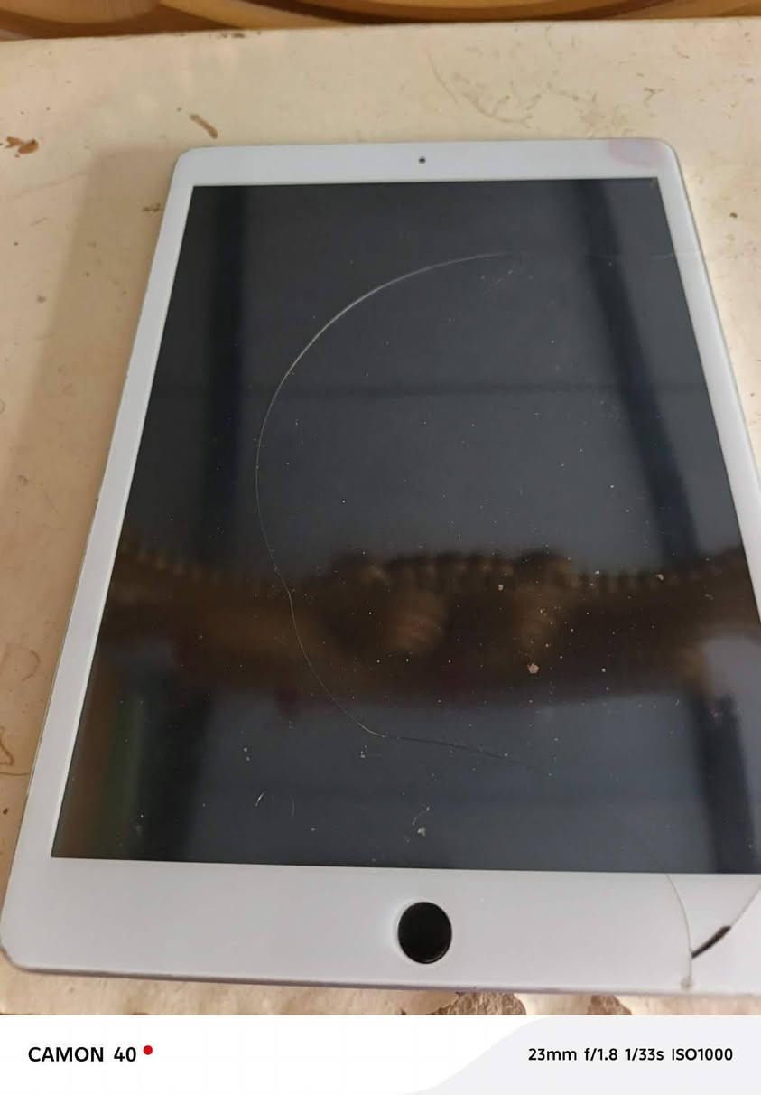 ايباد 9ذاكره ٦٤ بي فطر بالكلاس
السعر ١٣٠ وبي مجال شراي راسل واتساب ***********
